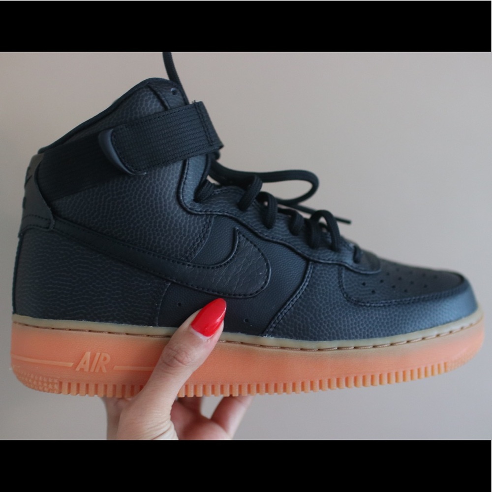 Nike Women’s Air Force 1 High SE.